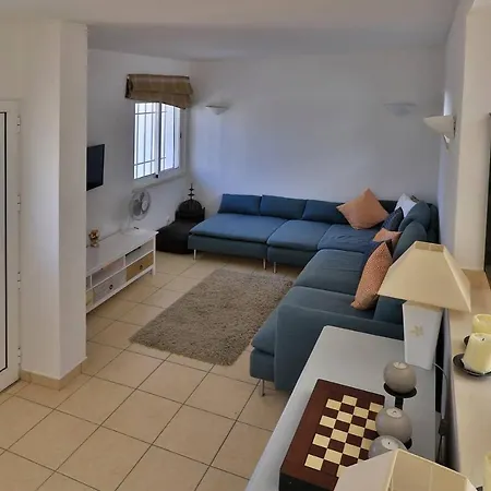 Casa 32 Charming 2 Bedroom Townhouse A Few Minutes Walk To The And Praca Vale do Lobo