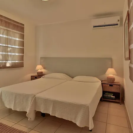 Villa Casa 32 Charming 2 Bedroom Townhouse A Few Minutes Walk To The And Praca