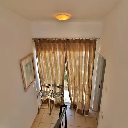 Casa 32 Charming 2 Bedroom Townhouse A Few Minutes Walk To The And Praca *