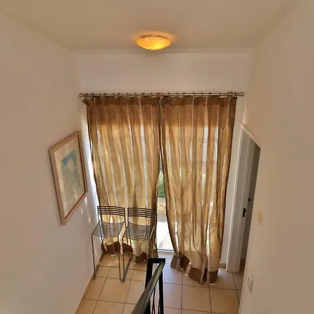 Casa 32 Charming 2 Bedroom Townhouse A Few Minutes Walk To The And Praca Vale do Lobo