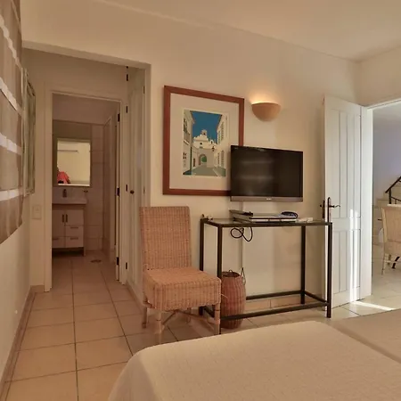 Casa 32 Charming 2 Bedroom Townhouse Close To